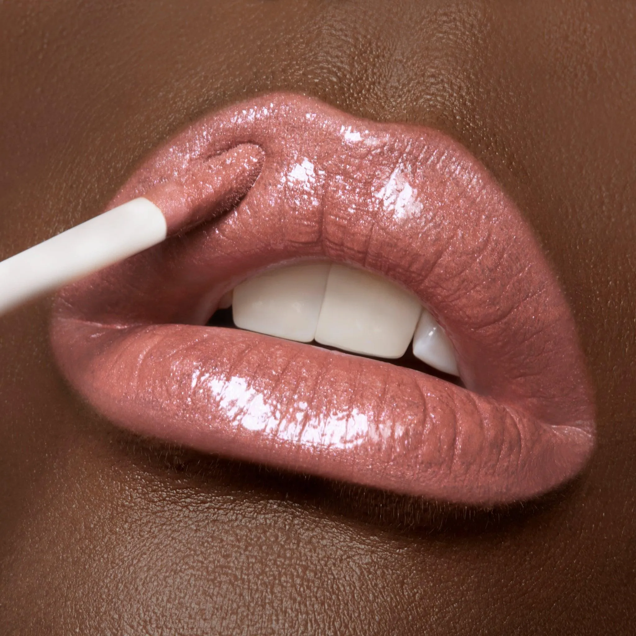 Fashion Week | A Multifaceted Rose Gold Lip Gloss