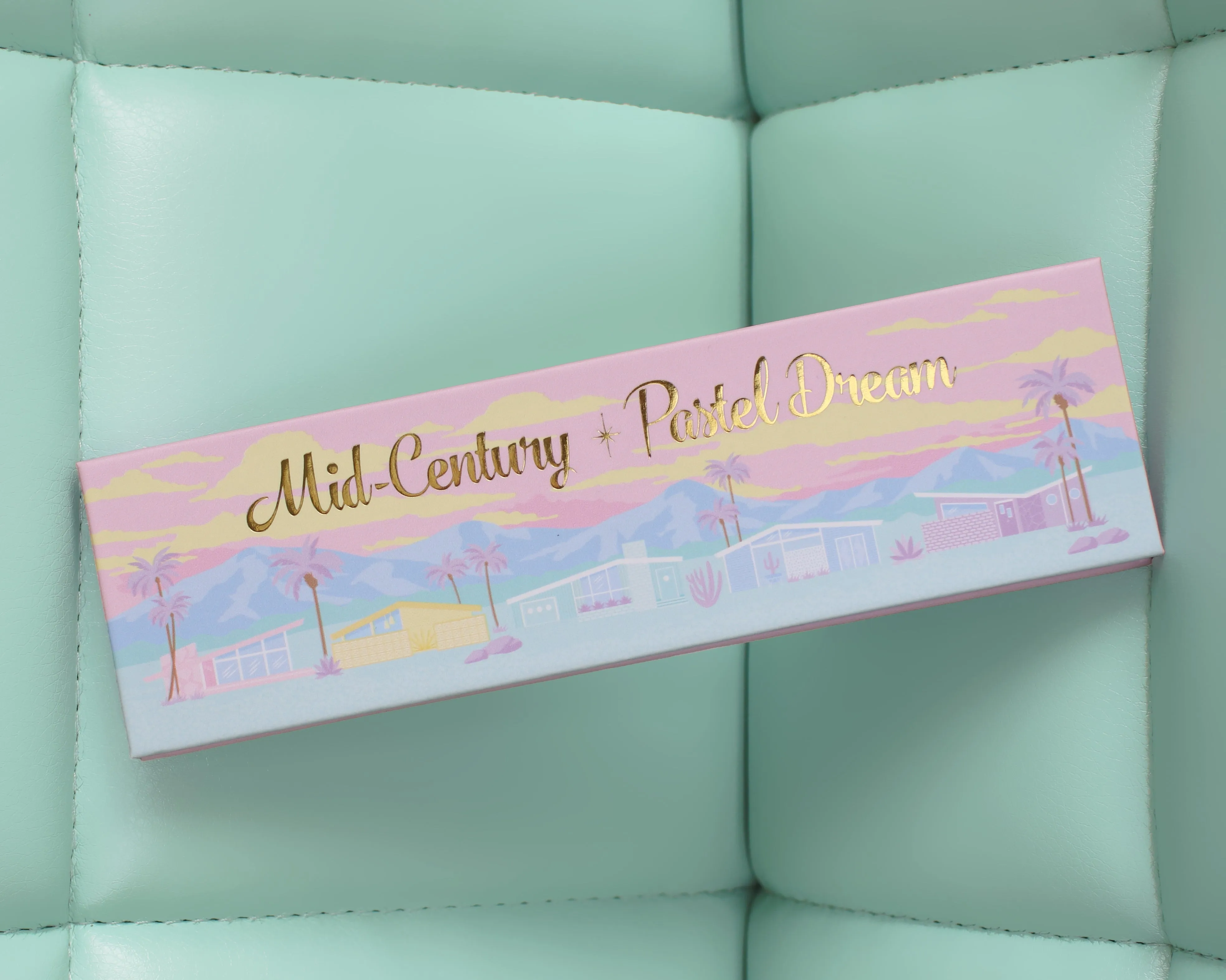 'Mid-Century Pastel Dream' - Eyeshadow Palette